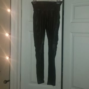 Spanx faux leather pebbled leggings worn 1x